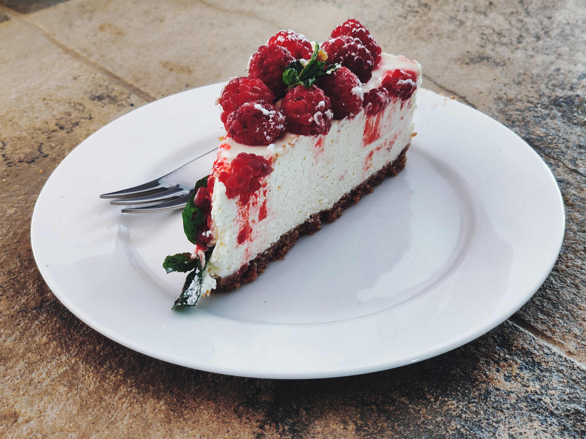 A slice of cheesecake | Source: Unsplash