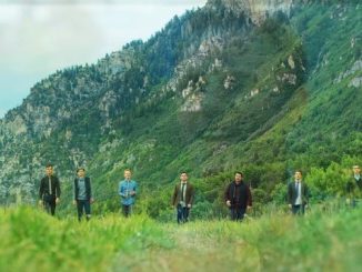 Group Of Men Gather In The Mountains To Sing ‘You Raise Me Up’ Will Give You Chills