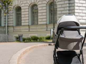 Woman Issues Frightening Warning After Finding a Stroller Abandoned on the Side of The Road