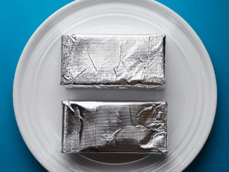 1 side of aluminum foil is shinier than the other. What is the reason and best time to use each side?