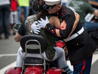 Biker Chick’s Move at Rolling Thunder Gets Everyone Cheering!