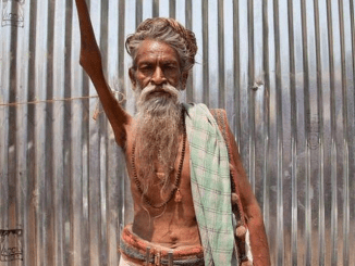 Incredible reason this man has kept his arm raised in the air for 50 years